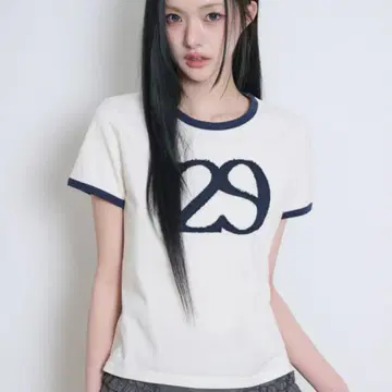 한국 ILLIGO 이리GO 129 로고 패치 티셔츠 크림