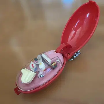 헬로 키티 미니어처 포켓 크리처 키링