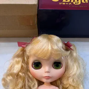 네오 브라이스 유니버시티 오브 러브 본체