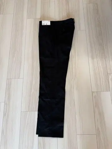 택 포함 UNIQLO 스트레치 울 슬림핏 팬츠 블랙 82cm