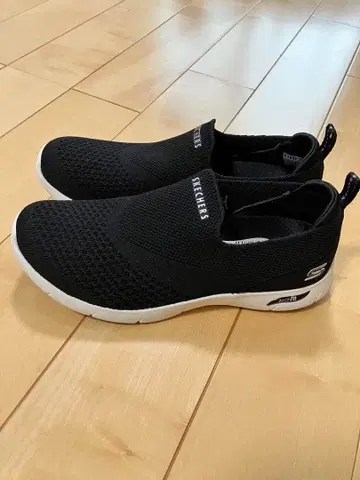 새상품급 SKECHERS Arch Fit 슬립온 블랙