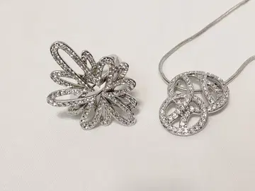 SWAROVSKI 플라워 모티브 반지 목걸이 세트 스와로브스키