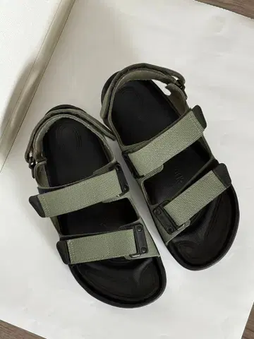 [ 거의 미사용 ] BIRKENSTOCK 샌들 카키 42 배송비 포함