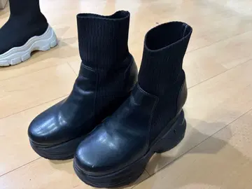 통굽 사이드 고어 부츠 블랙 에스페란자