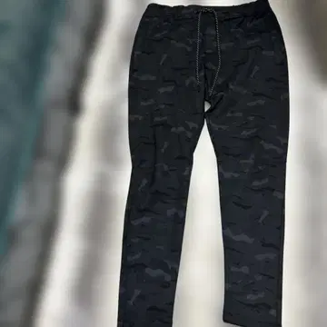 가격 인하 MMMM 차콜 그레이x블랙 카모플라주 패턴 조거 팬츠 블랙 S