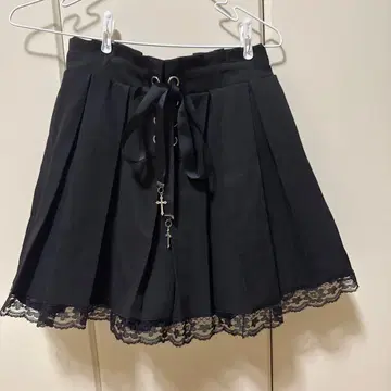 Ma*rs 크로스 참 포함 레이스 장식 플레어 스커트