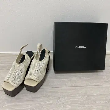 에모다 새상품! EMODA 우드 벌키 SLING 백 샌들