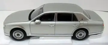 LCD MODEL 1/18 토요타 센추리 실버