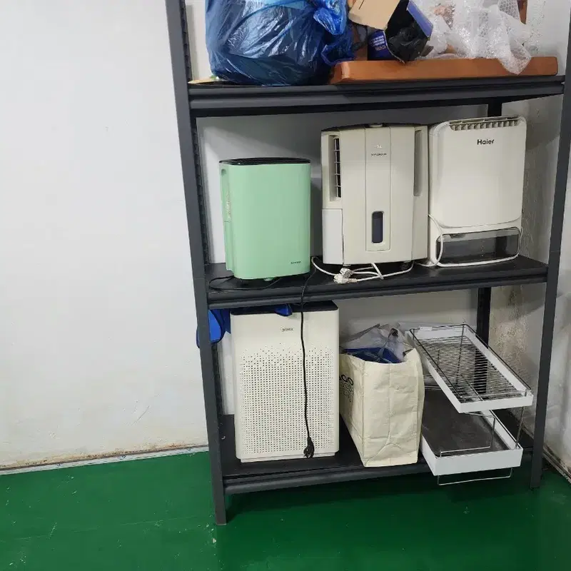 제습기 총 17대 일괄 판매합니다 사진 넘겨서 봐주세요