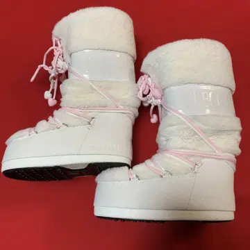 MOON BOOT 어그 부츠 화이트 핑크 하트