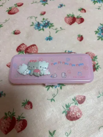 산리오 니니니뇨뇨뇨 미러 포함 면봉 케이스