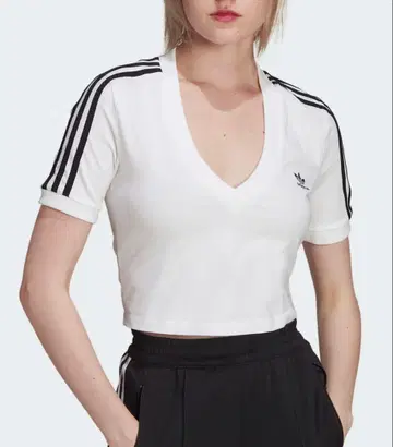 adidas 반팔 티셔츠 M 사이즈