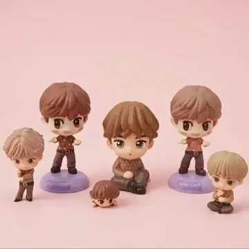 BTS 진 피규어