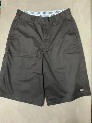Dickies 숏팬츠 다크 브라운