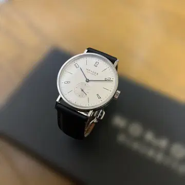 NOMOS Tangomat 자동 와인딩 시계 TN1E1W2 탱고매트