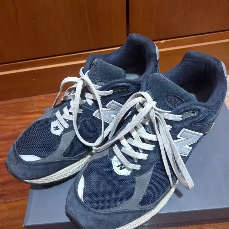 뉴발란스 2002R 네이비 275 풀박스