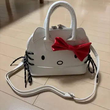 선착순 세일 Hello Kitty 2WAY 숄더백 화이트