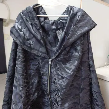 카모 패턴 후드 부착 집업 후드티