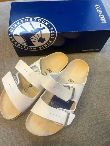 BIRKENSTOCK 아리조나 화이트 39 내로우 핏