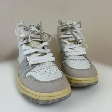 LACOSTE 하이컷 스니커즈 화이트 그레이