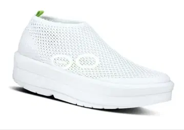 OOFOS OOmega Chukka white