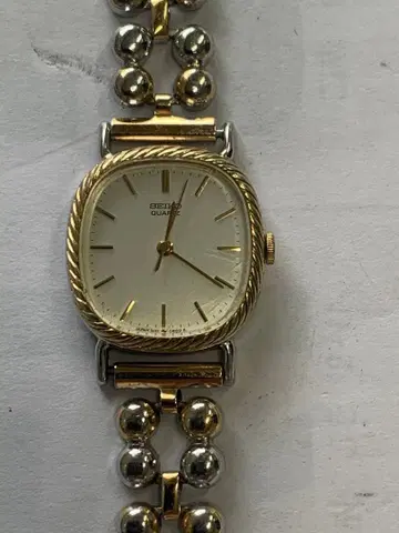 SEIKO 쿼츠 여성용 손목시계 콤비 컬러 작동 중