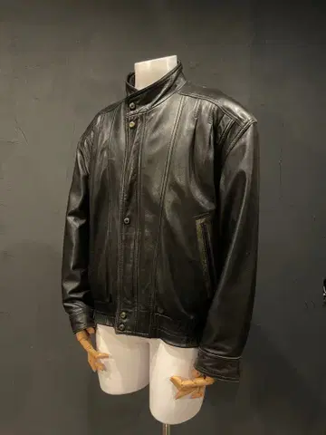 [ Vintage ] Black Leather Jacket