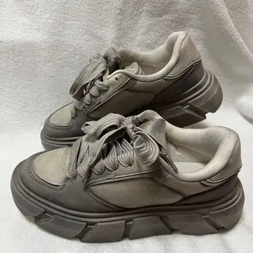 ZARA 청키 밑창 스니커즈 통굽 그레이 스니커즈 26.5cm 41