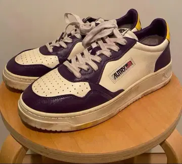 AUTRY (오토리) MEDALIST LOW SUPER VINTAGE