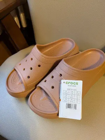 crocs 샌들