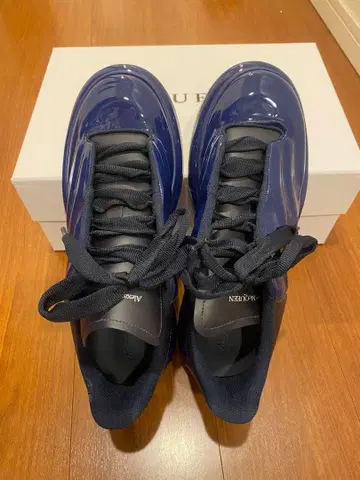 [ 새상품급 ] Alexander McQueen 스니커즈 네이비 43
