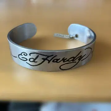 Ed Hardy 뱅글 실버 컬러 로고