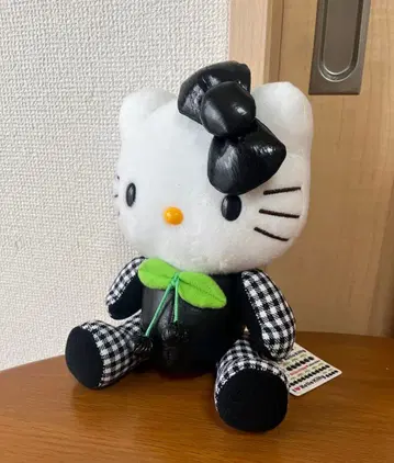 희귀 레어 헬로키티 블랙 후르츠 체리 봉제 인형 마스코트