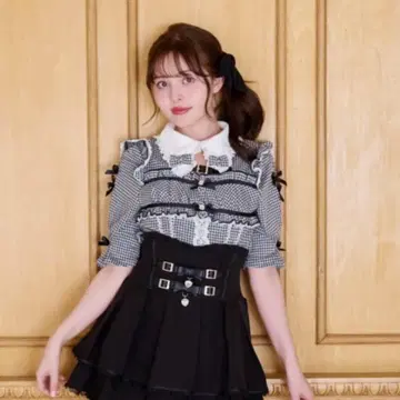 LIZLISA 코르셋 라이크 컷 블라우스