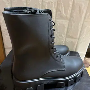 TwiceHunter 레이스업 부츠 블랙