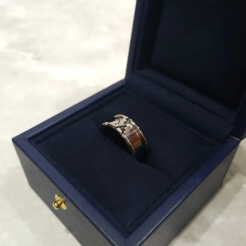 루이비통 LV 볼트 다이아몬드 링 18K 화이트골드 62호 Q9059H 사진 5