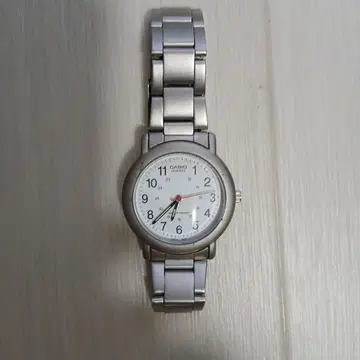 CASIO 쿼츠 손목시계 실버 컬러