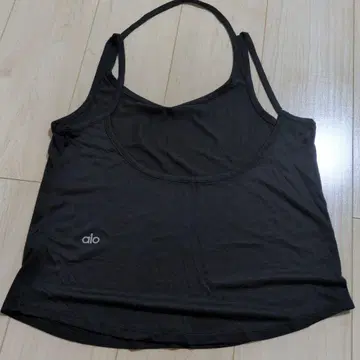 Alo Yoga 탱크탑 블랙 M 사이즈 움직이기 편한 여름에 딱 맞는