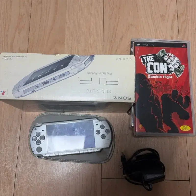 소니 PSP-2005+어스토니시아2 그 외 5종게임