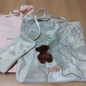 TOUS 토트백 파우치 포함