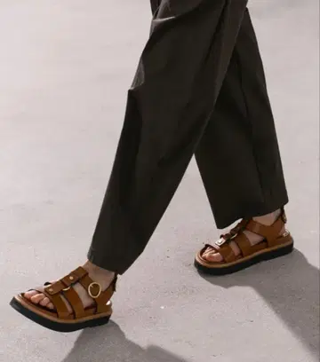 ZARA 컴포트 가죽 샌들 사이즈 40