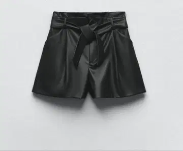 [택 포함 새상품] ZARA 인조 가죽 숏팬츠 블랙