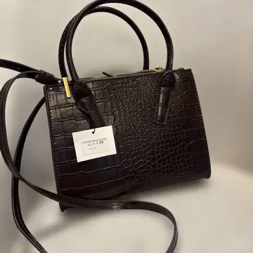 ZARA 엠보싱 가공 미니 시티백