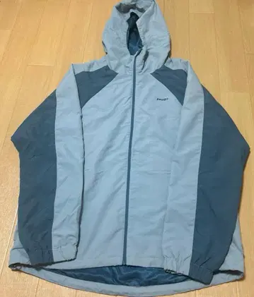 HUF 쉘 자켓 밑단 드로우 코드 부착