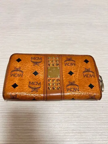 MCM 에무시엠 장지갑 스터드 비세토스 패턴