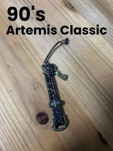 Artemis Classic 가죽 스트랩 키링
