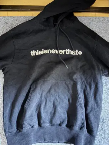 thisisneverthat 로고 풀오버 후드티 블랙