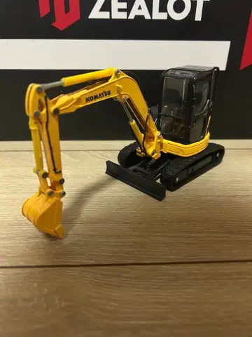 KOMATSU 굴착기 모형 1/32