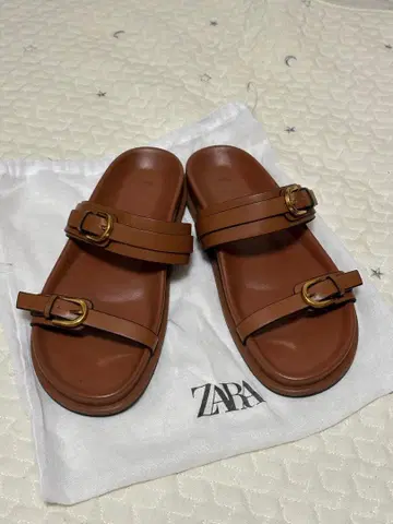 ZARA 버클 플랫 샌들 브라운