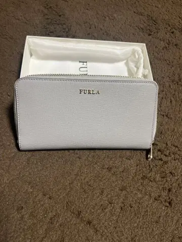 [ 새상품 미사용품 ] FURLA 라운드 지퍼 장지갑 라이트 그레이